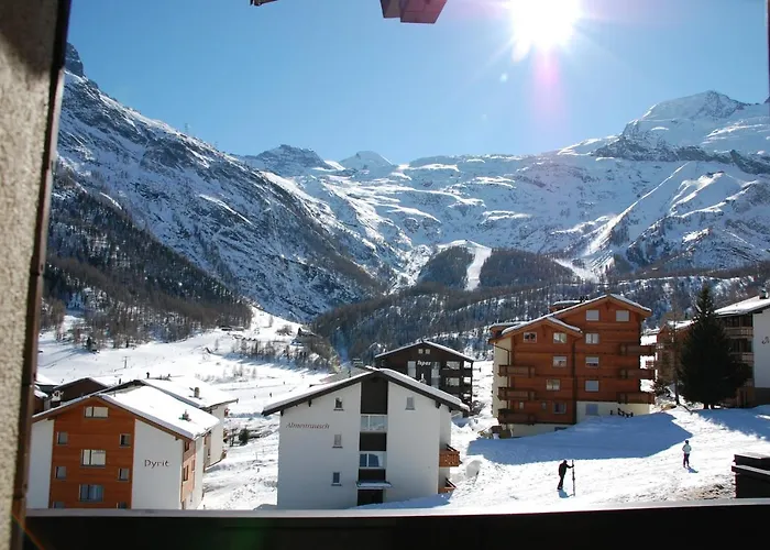 ガルニ イェーハーホフ